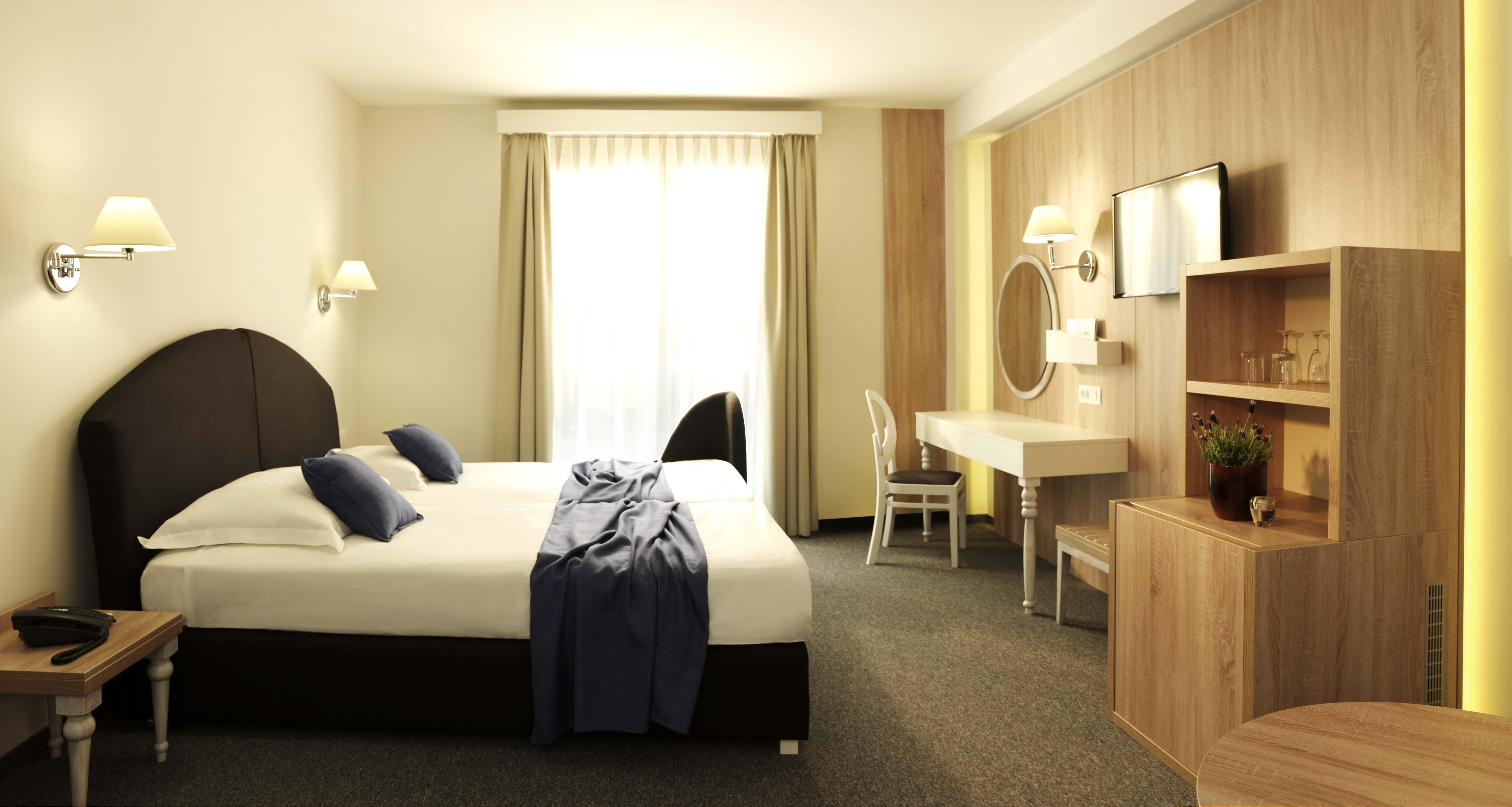 Hotel Mirna - Terme & Wellness Lifeclass Portoroz Exterior photo